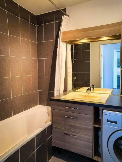 Le Mont Royal Apartment La Ciotat Bagian luar foto