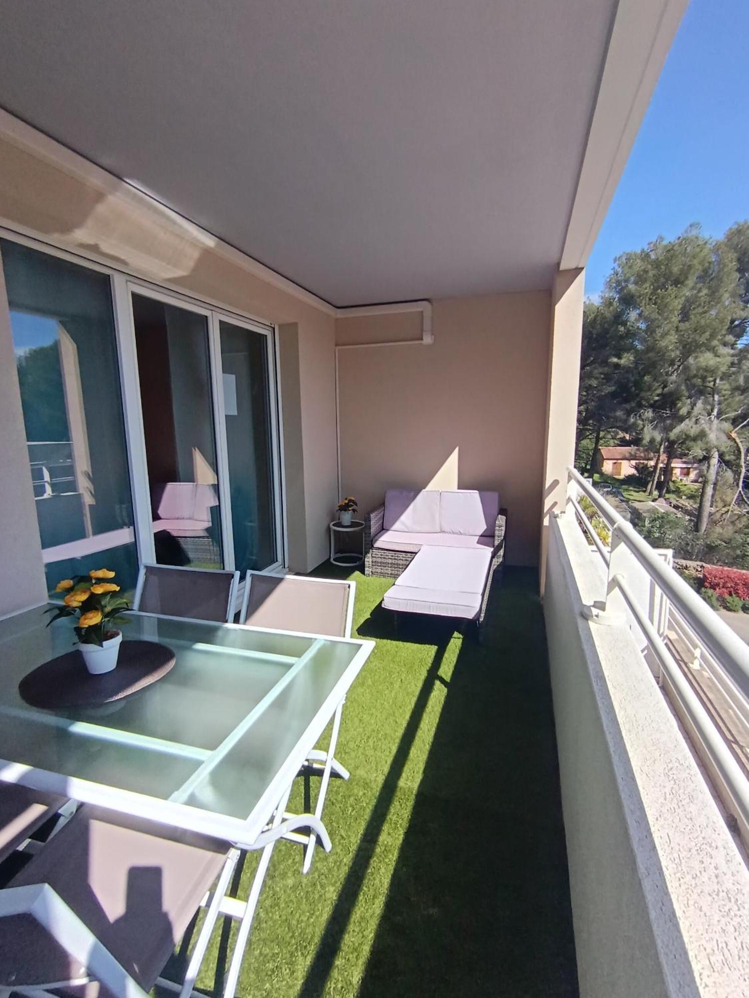 Le Mont Royal Apartment La Ciotat Bagian luar foto